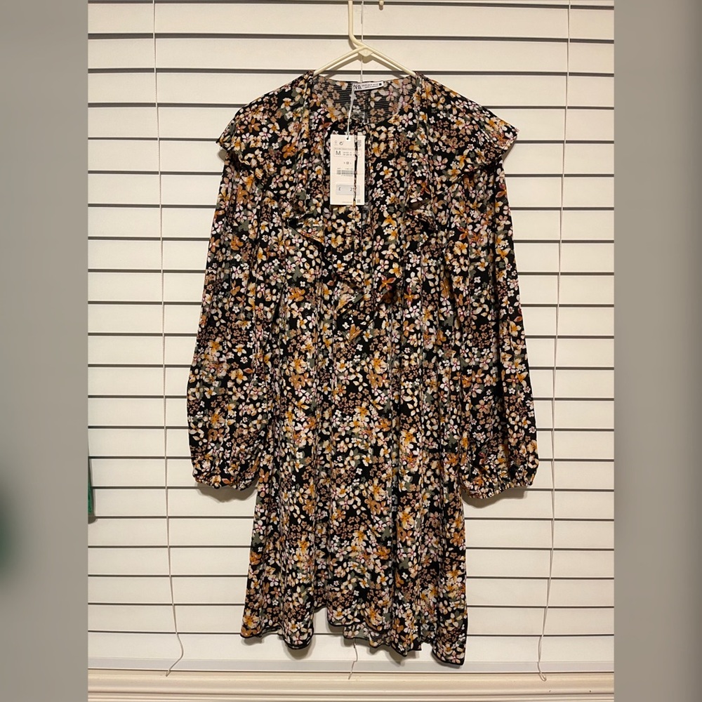NWT Zara printed dress with ruffled hem